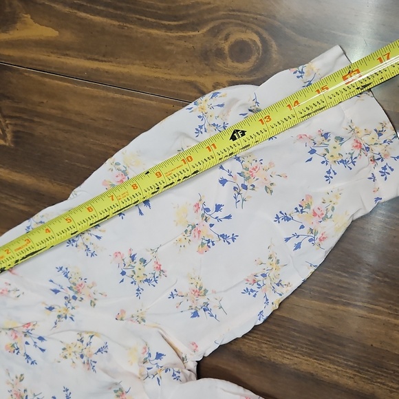 Floral Women's Top - Picture 12 of 12